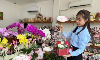 Thị trường 8/3: Khuyến mãi đến 50%, mua hàng chỉ cần một cú 'nhấp chuột'