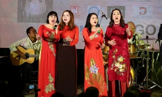 Y bác sĩ hát gây quỹ học bổng tặng sinh viên y khoa