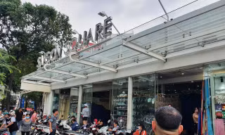 Ki-ốt trùm bạt, nhân viên ngồi chơi sau vụ 'thiên đường mua sắm' bị đột kích