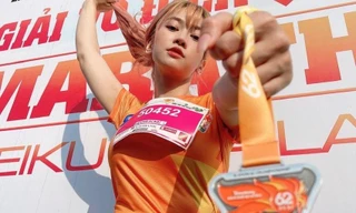 "Hot" Tiktoker Lê Bống rạng rỡ "chạy giữa đại ngàn" cùng Tiền Phong Marathon 2021