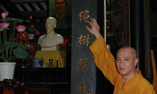 Câu đối của cụ Nguyễn Sinh Sắc ở chùa Hội Khánh