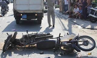 Tai nạn liên hoàn, một phụ nữ chết thảm trước cổng nhà