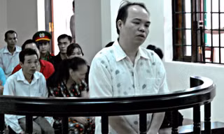 Tám năm tù cho nguyên Phó văn phòng Cơ quan điều tra nhận hối lộ