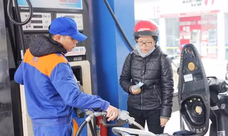 Các doanh nghiệp xăng dầu đầu mối được điều chỉnh mức chi sử dụng Quỹ Bình ổn giá xăng dầu với mức 523 đồng/lít xăng