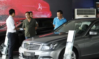 Đại lý phải trả gấp đôi tiền cọc nếu không giao ô tô đúng hạn dịp Tết. Ảnh minh hoạ