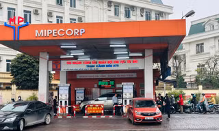 Doanh nghiệp cho rằng, có nhiều bất thường liên quan đến chiết khấu xăng dầu trước và sau mỗi kỳ điều chỉnh giá 