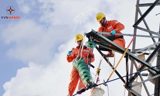 Ngành điện không cắt điện khi nắng nóng trên 36 độ C. Ảnh: Hoa Việt Cường