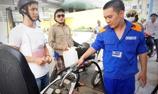 Giá xăng RON95, dầu diesel và dầu hỏa giảm nhẹ từ 51 đồng - 196 đồng/lít so với giá hiện hành từ 15h hôm nay