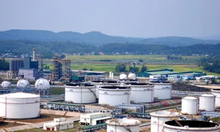 Các kho chứa xăng dầu của các doanh nghiệp và nhà máy 