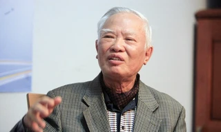 Nguyên Phó Thủ tướng Vũ Khoan trong cuộc trao đổi với PV Tiền Phong. Ảnh: Văn Kiên