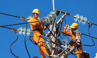 Chi phí đầu vào tăng mạnh và việc nhiều năm không được điều chỉnh giá khiến EVN có nguy cơ đối mặt với việc lỗ lớn năm 2022