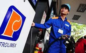 Xăng RON 95 giảm 400 đồng/lít từ 15h hôm nay