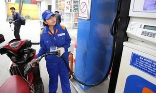 Giá xăng RON95-III lên gần 17.000 đồng/lít