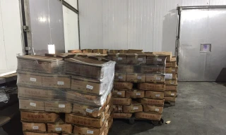 Số đùi gà tây hun khói hết hạn sử dụng gần 1 năm được chủ cơ sở “tẩy date” đến 1/3/2020