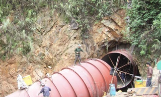 Thi công thuỷ điện nhỏ ở Lai Châu