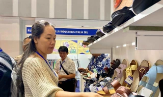 Khai mạc chuỗi hội chợ-triển lãm quốc tế Da và Giày lần thứ 24