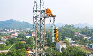 Nước đổ về hồ chứa thấp, truyền tải điện miền Bắc căng thẳng