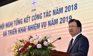 Phó Thủ tướng Trịnh Đình Dũng yêu cầu EVN phải đảm bảo không để thiếu điện năm 2019. Ảnh: VGP. 