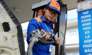 Giá xăng tiếp tục tăng mạnh vượt ngưỡng 22.000 đồng/lít