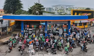 Các đơn vị cung ứng tin rằng tình hình xăng dầu ở TPHCM sẽ trở lại bình thường trong ít ngày tới (ảnh: Phạm Nguyễn).