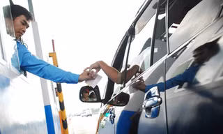 Theo Bộ Công Thương, việc UBND thành phố Hải Phòng giảm phí cầu đường, bến bãi sẽ giúp doanh nghiệp vượt qua khó khăn dịp dịch COVID-19