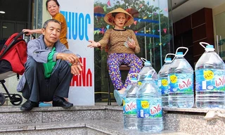 Quản lý thị trường vào cuộc vụ nước đóng chai, đóng bình tăng giá bất hợp lý