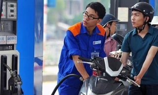 Với mức tăng 300 đồng/lít, giá bán lẻ tối đa của xăng E5 RON92 lên 19.911 đồng/lít 