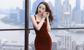 Ngoài "Trường Ca Hành", Địch Lệ Nhiệt Ba “thầu” nửa cuối năm 2021 với "combo" phim cực hot