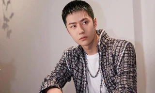 Không ngại diện thiết kế nữ, cuối cùng Vương Nhất Bác đã được Chanel “chọn mặt gửi vàng” 