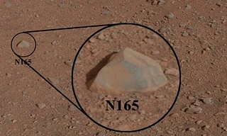 Tàu thám hiểm Curiosity bắn vỡ đá trên sao Hỏa