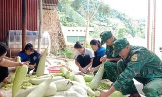 Bữa cơm ấm áp nghĩa tình của lính biên phòng Sơn La tiếp sức sĩ tử vùng cao