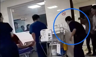Phạt người đạp vào bụng nhân viên y tế 35 triệu đồng