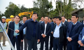 Phó Thủ tướng Nguyễn Chí Dũng đề nghị Phú Thọ vượt kịch bản tăng trưởng 8%