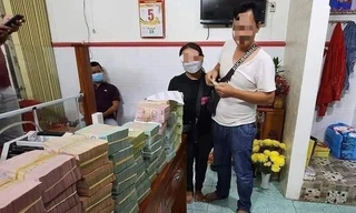 Xôn xao 3 người mua 14 tờ vé số, trúng độc đắc 28 tỷ đồng 