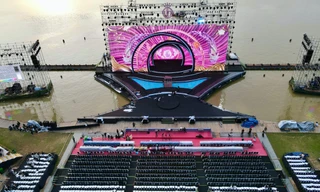 Hình ảnh hoành tráng của sân khấu Chung kết Hoa hậu Việt Nam 2024 trên sông Hương