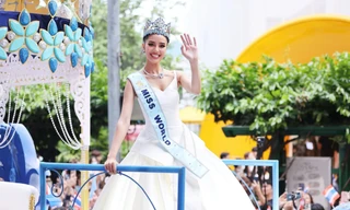 Miss World 2025 Opal Suchata Chuangsri được chào đón nồng nhiệt khi về nước