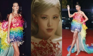 Váy 7 sắc cầu vồng của Công Trí mà Rosé diện trong “Gone” từng được mặc bởi toàn siêu mẫu