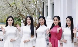 Tà áo dài phủ kín hội trường Ngày hội Tuyển sinh Hoa hậu Việt Nam tại Huế