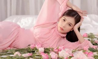 Sam trang điểm nhẹ nhàng, mặc đồ đơn giản vẫn cho ra bộ ảnh đẹp xuất sắc