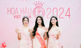 Hoa hậu Việt Nam 2024 Trúc Linh và 2 Á hậu hát "Việt Nam trong tôi là" tại buổi gặp gỡ Top 3