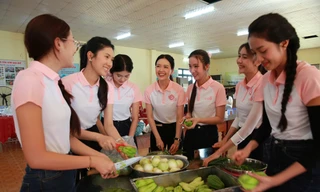 Top 25 Hoa hậu Việt Nam 2024 nấu cơm từ thiện gửi đến bệnh nhân Bệnh viện TƯ Huế