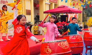 Hà Nội: Hội chợ Tết Nhân Ái - Vui Hội Xuân ý nghĩa của tween Tiểu học CLC Tràng An