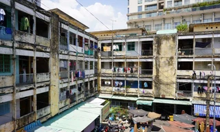 TPHCM di dời khẩn cấp người dân sống ở chung cư xuống cấp