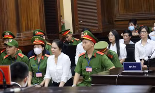TPHCM 24/7: Bà Nguyễn Phương Hằng, Trang 'Nemo' đã thi hành án; Mới vụ tiếp viên hàng không xách ma túy