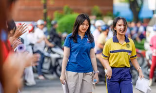 Thi lớp 10 TPHCM: 2 thí sinh đánh dấu ký tự lạ vào phách 