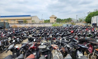 Bãi chứa tang vật quá tải, Công an TPHCM lên phương án chỉ giữ giấy tờ