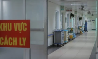 Bệnh viện Thanh Nhàn tiếp nhận nhiều ca mắc COVID-19, sốt xuất huyết, trẻ em chiếm tỉ lệ cao