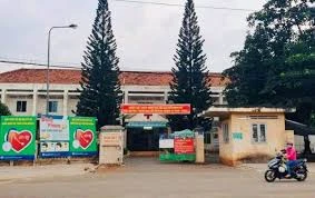 Phát hiện khi sinh con, gia đình đưa nữ sinh đến Trung tâm y tế huyện