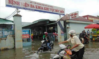 Bệnh viện đa khoa khu vực Hóc Môn thường xuyên bị ngập nặng- trong ảnh trận mưa lớn năm 2018 gây ngập diện rộng