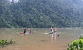 Truy tìm tung tích người đuối nước. 